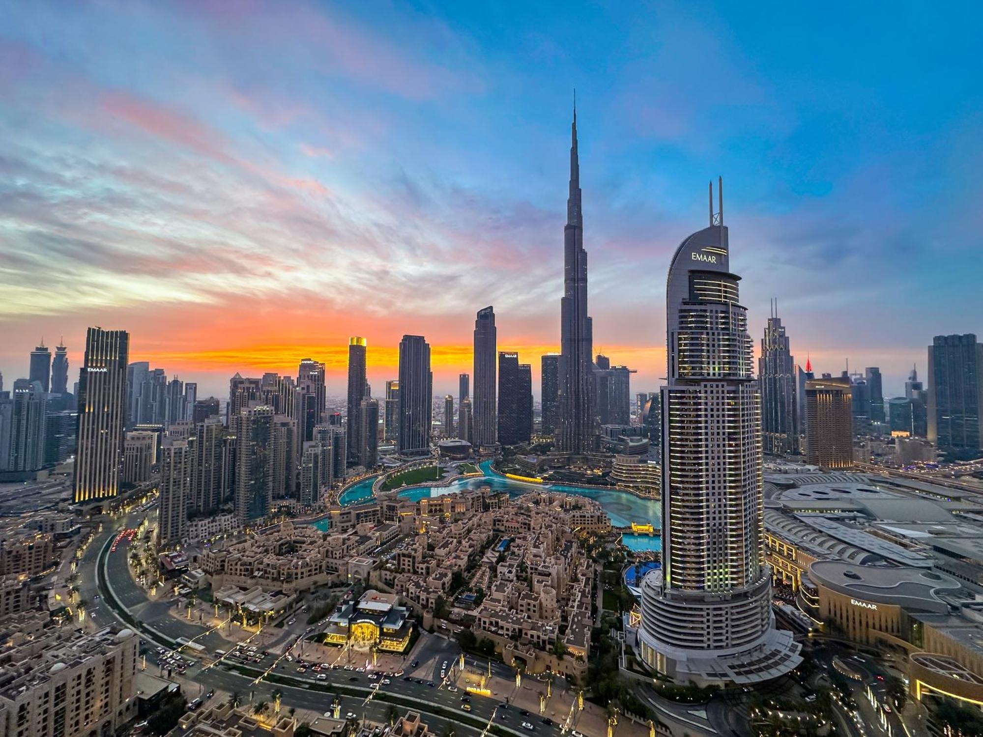 View In And Burj Khalifa View - 2 Bedroom - 3 Beds Apartment *
