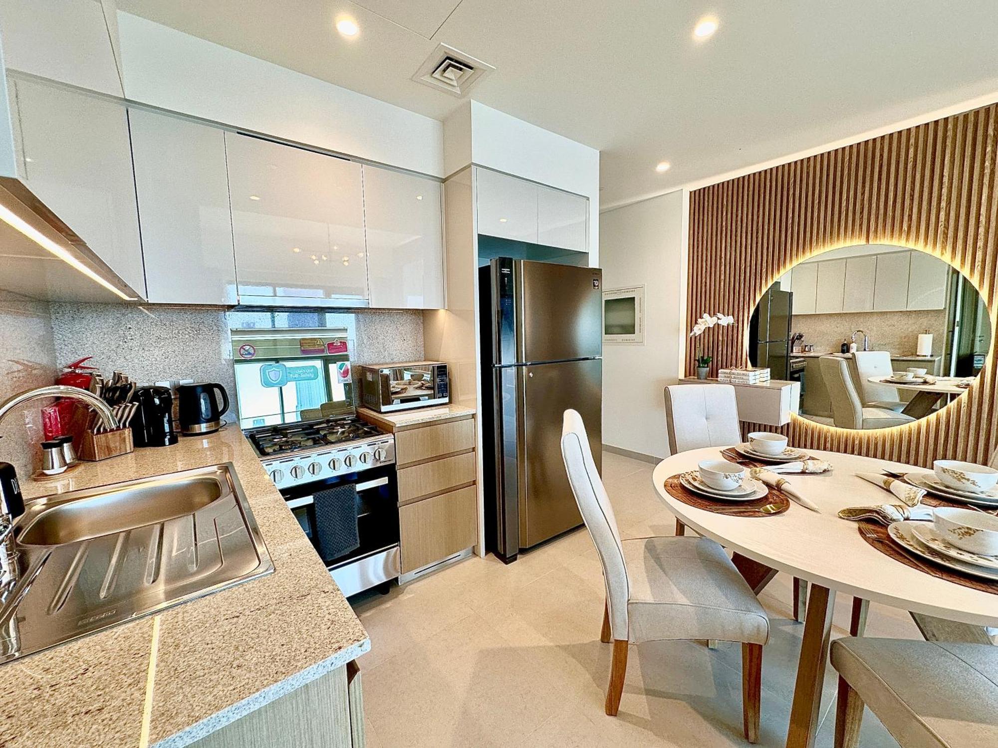 View In And Burj Khalifa View - 2 Bedroom - 3 Beds Apartment *