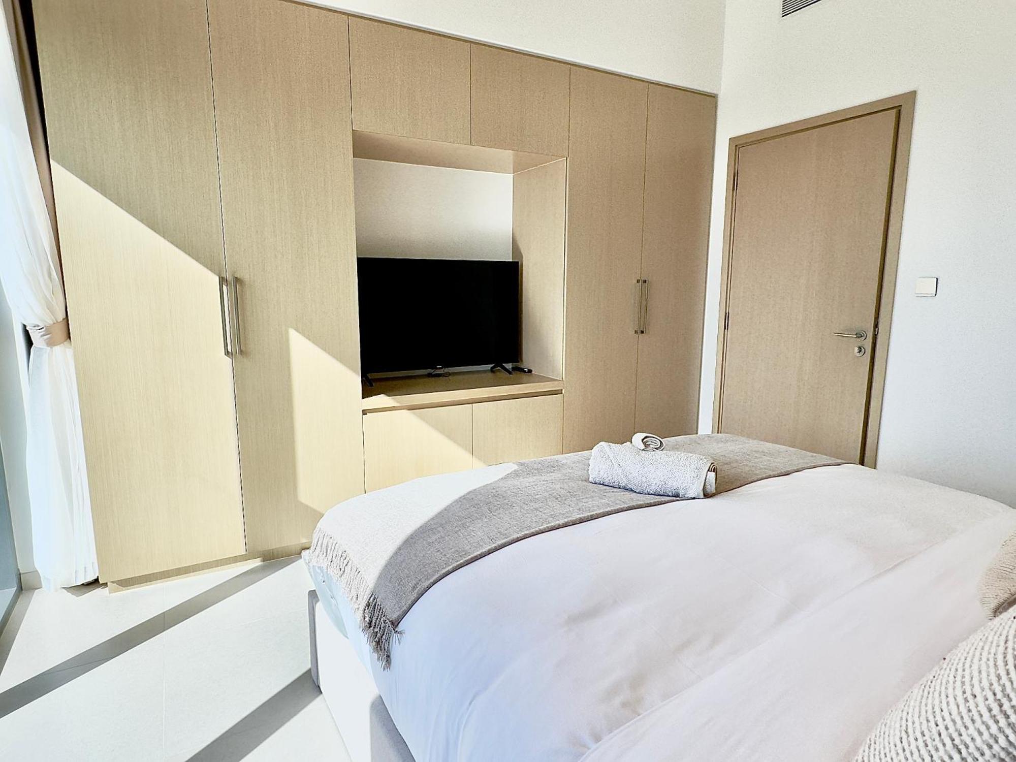 View In And Burj Khalifa View - 2 Bedroom - 3 Beds Apartment