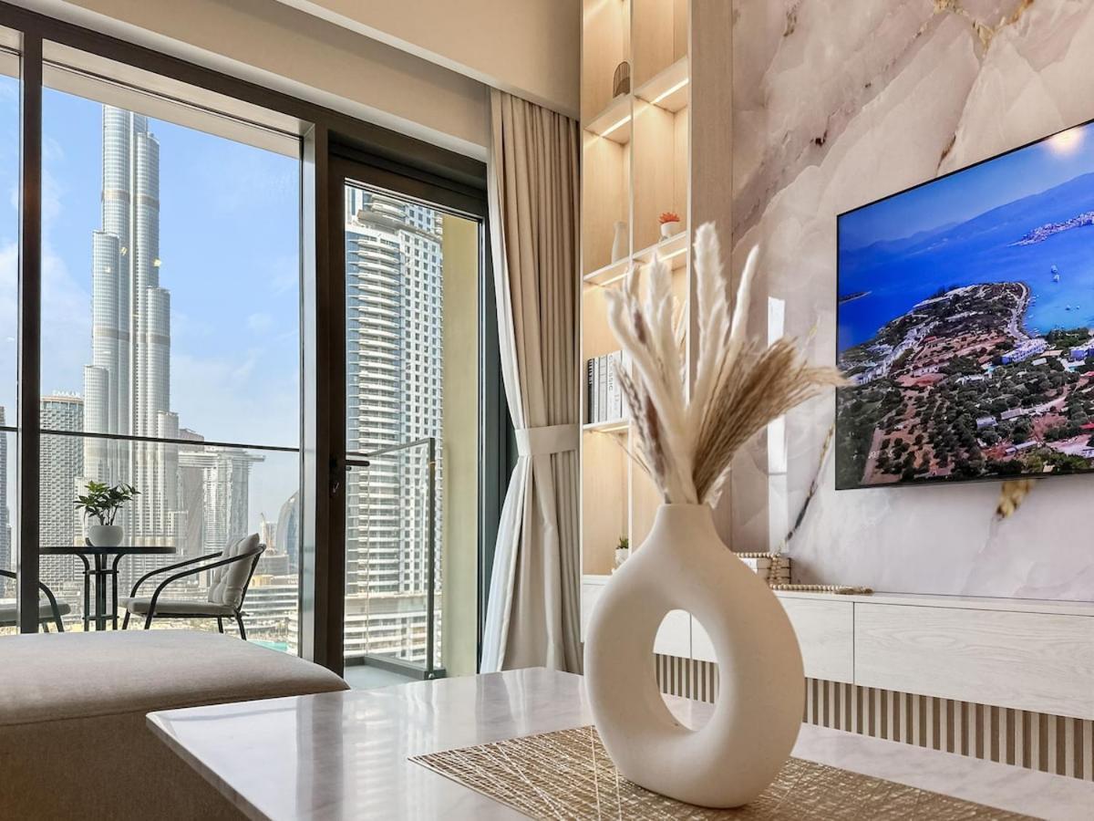 View In And Burj Khalifa View - 2 Bedroom - 3 Beds * Dubai